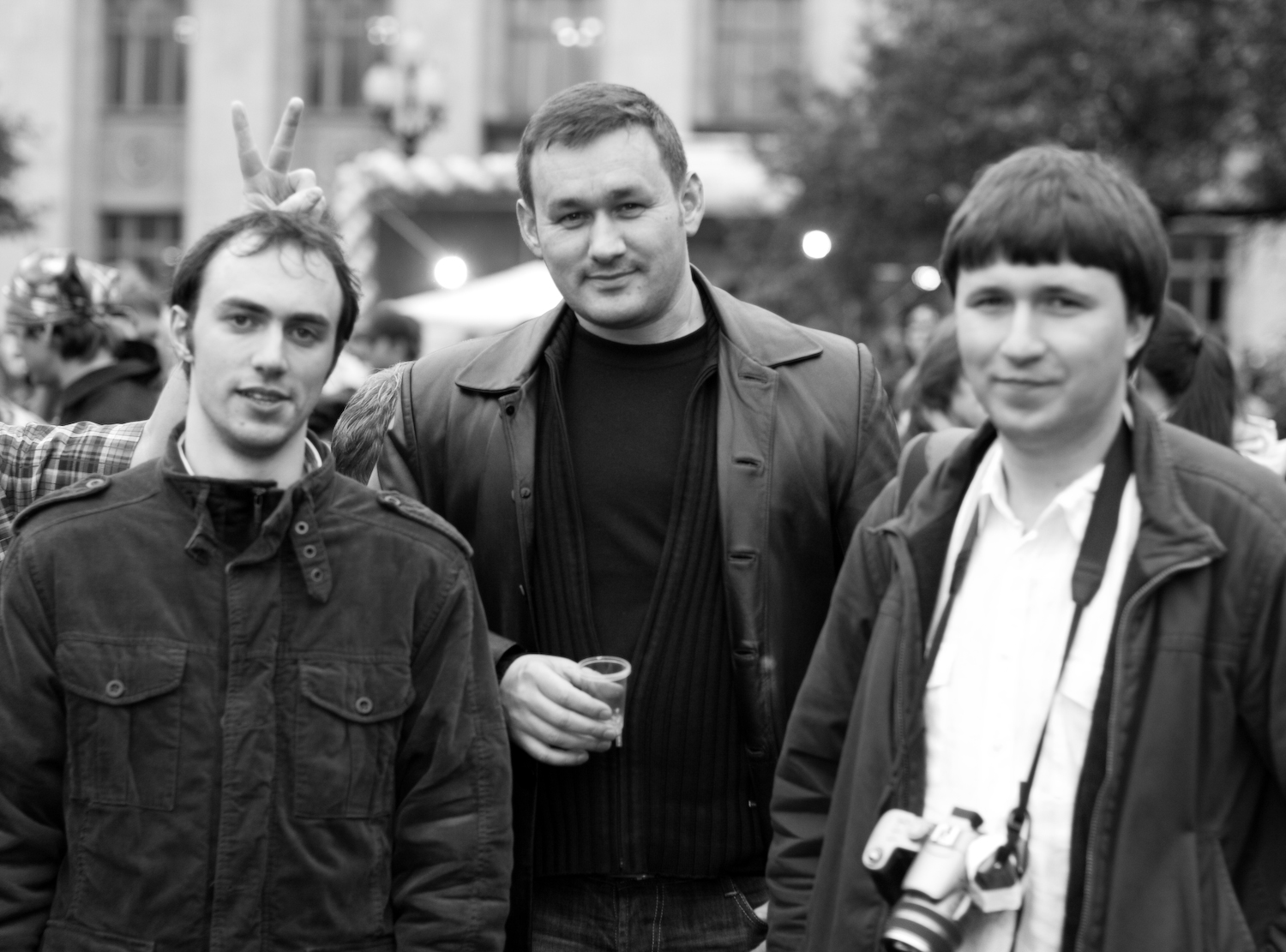 Женя Марченко, Леха Бахирев и Саня Парамонов. Роги Хлор поставил :).