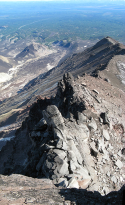 Восточный гребень Козельского вулкана.  