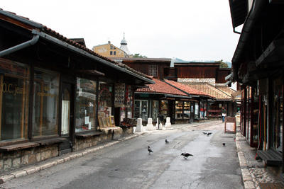Башчаршия - старый район с множеством магазинчиков и кафешек.