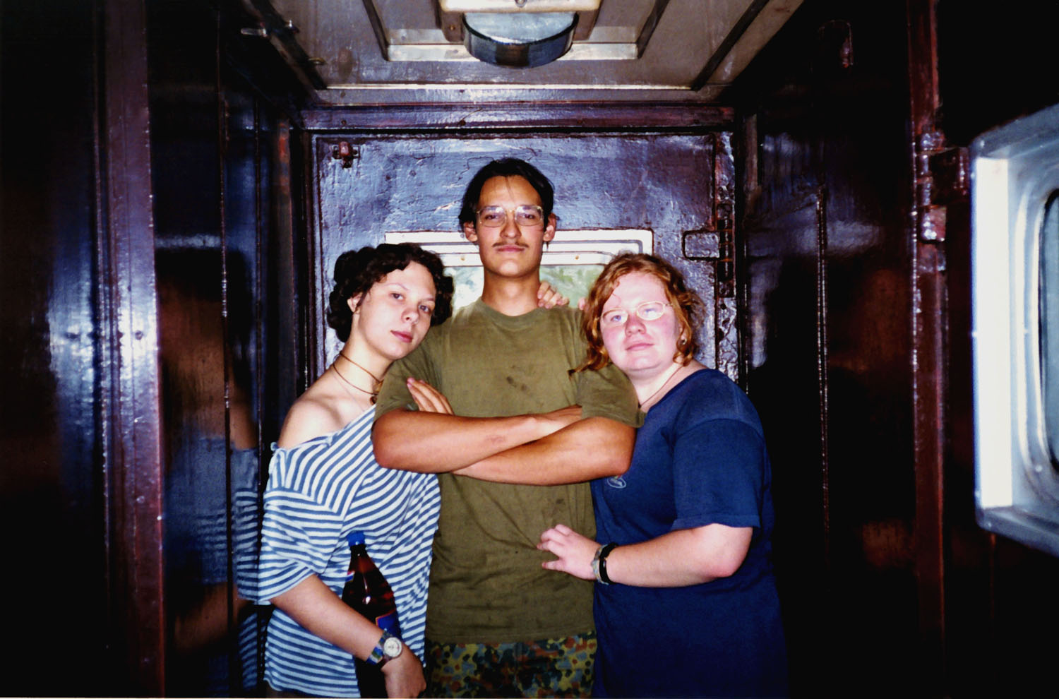 Все тот же тамбур.