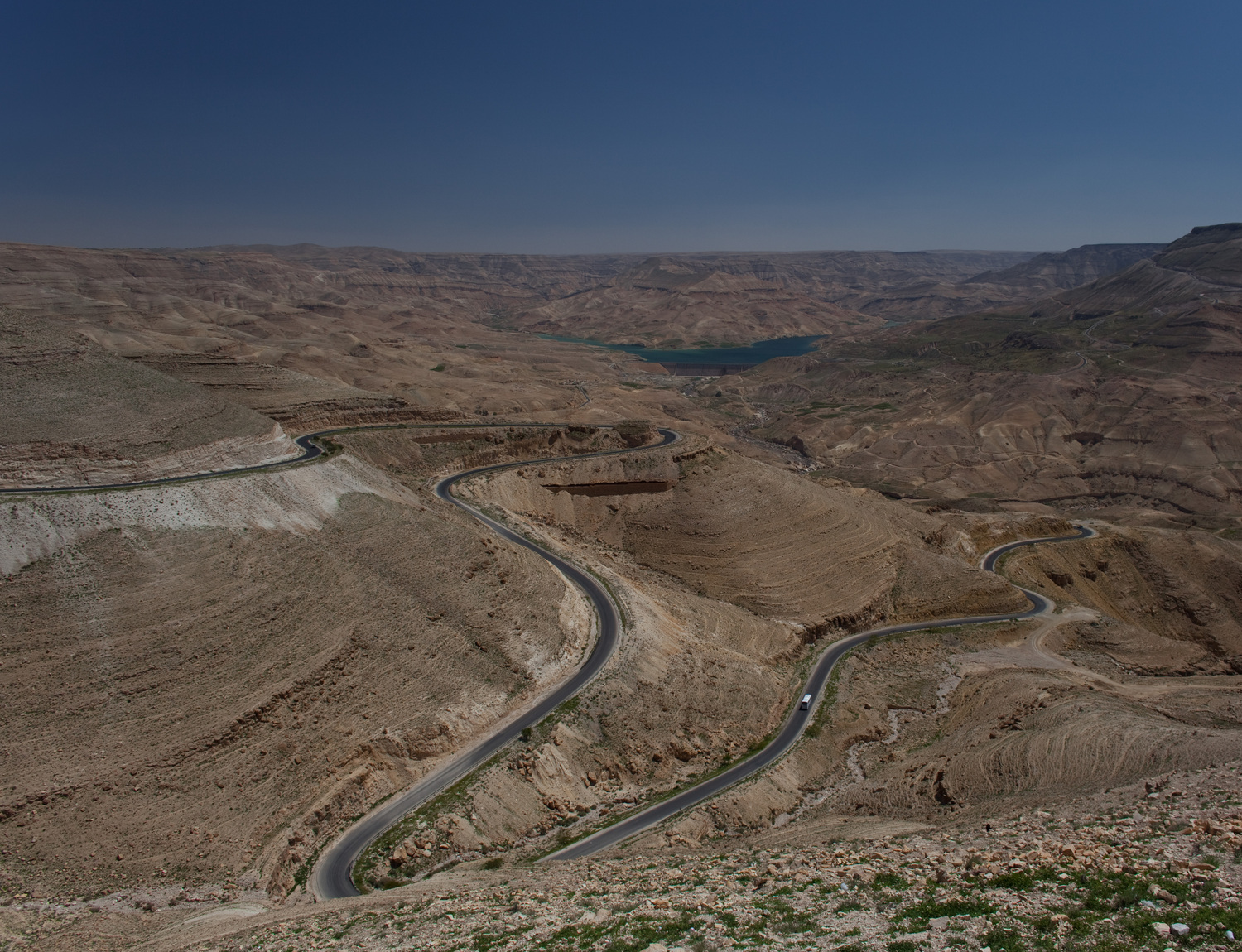 Вид на водохранилище Mujib в Иордании.