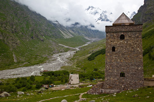 Восстановленная Сванская башня в альплагере Безенги.