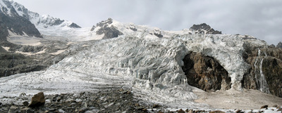 Ледопад ледника Тихтенген.
