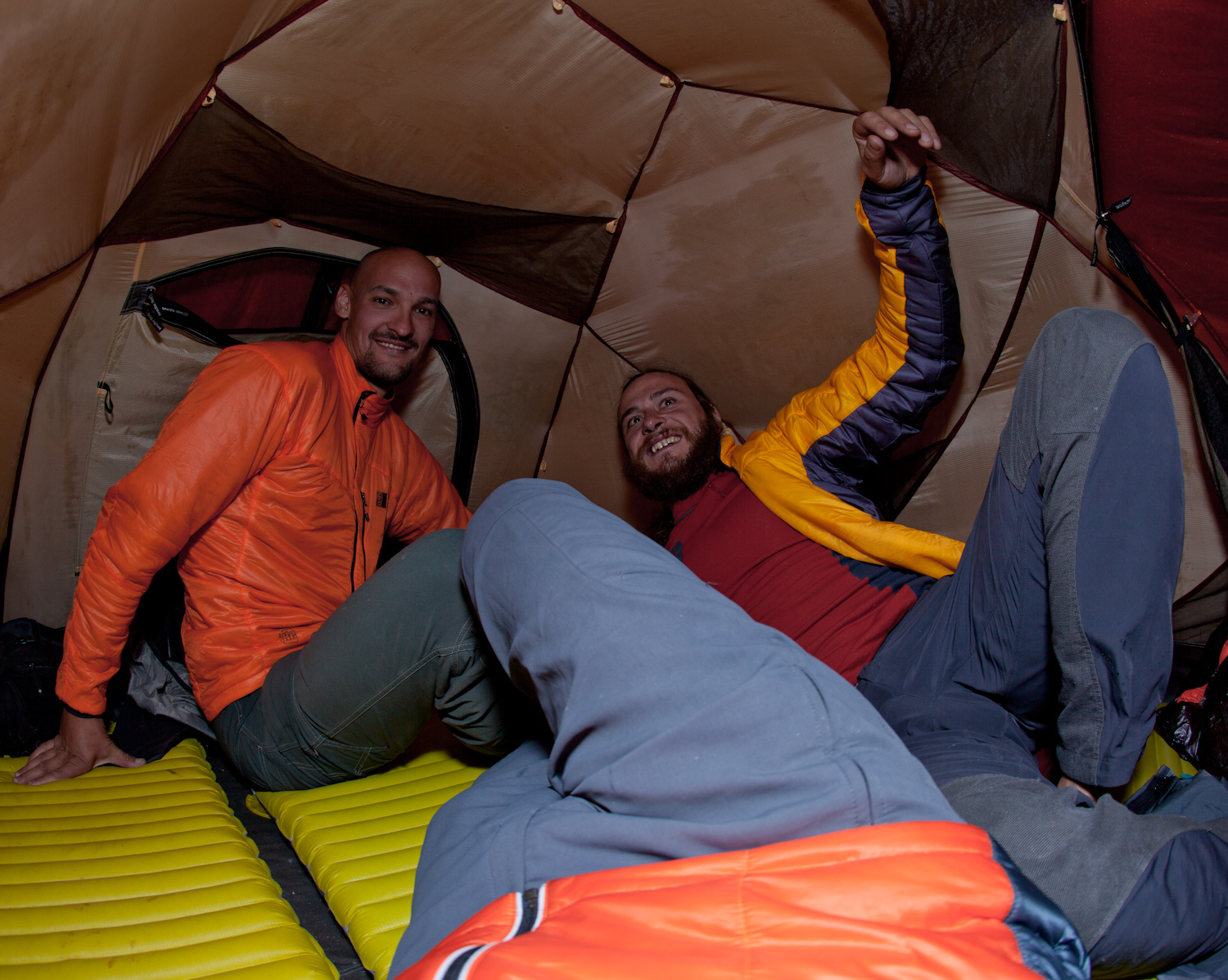 В палатке. Палатка действительно очень не маленькая :)