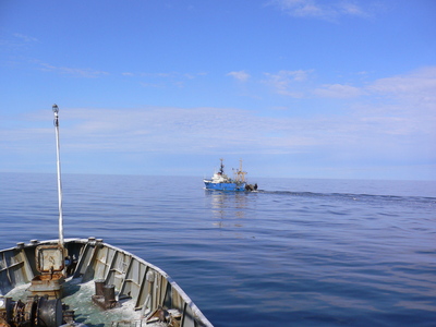 Встреча кораблей в Охотском море.