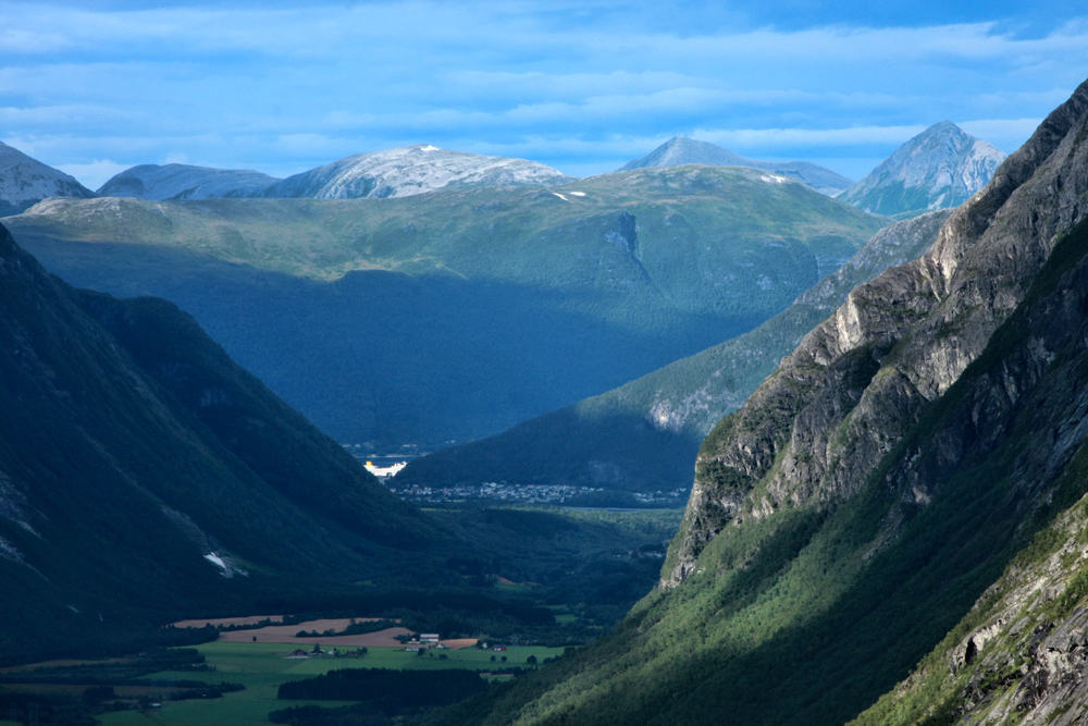 Норвегия, Мёре-о-Ромсдал, Истердален. Norway, M&#248;re-og-Romsdal, Isterdalen