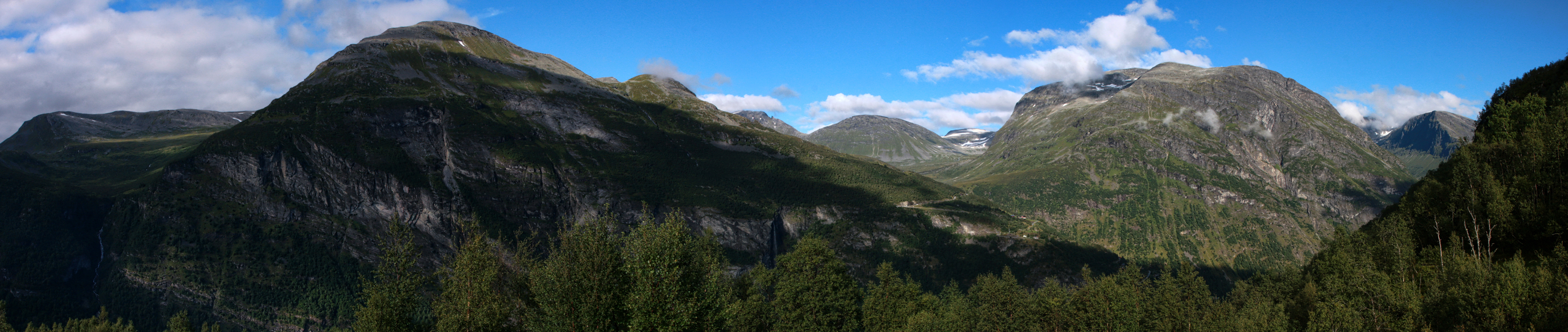 Норвегия, Мёре-о-Ромсдал, Гейрангерфьорд. Norway, M&#248;re-og-Romsdal, Geirangerfjord