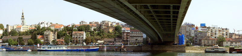Мост через Саву и панорама Белграда.