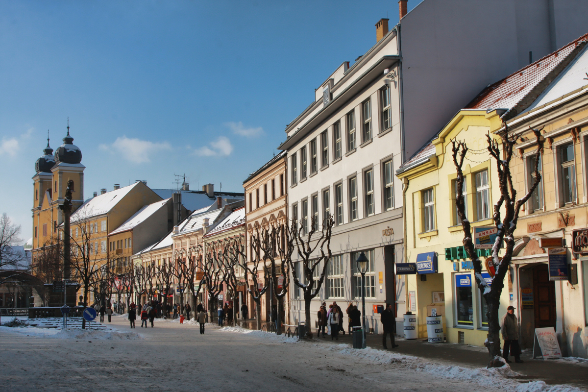 Словакия, главная улица в Тренчине.