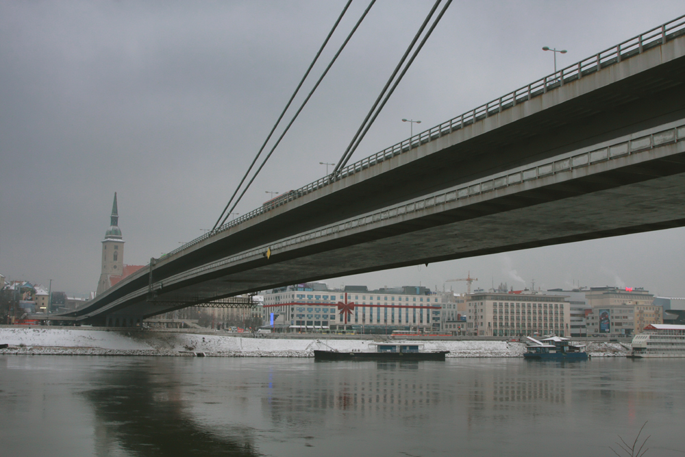 Словакия, Братислава, «Новый» мост (Народного восстания).