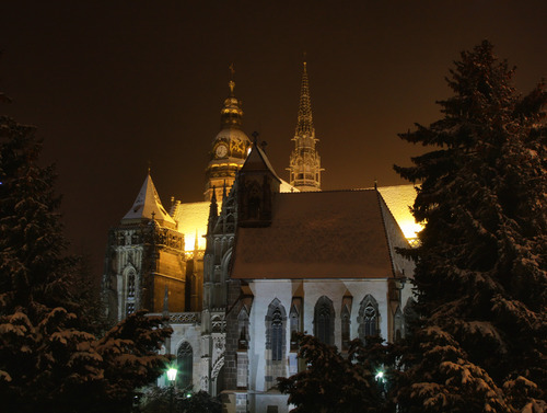 Собор Святой Алжбеты и часовня Святого Михаила в Кошице.