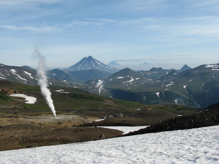 Верхняя геотермальная площадка.  внизу видны "Южный полигон" и ГЭоТЭС